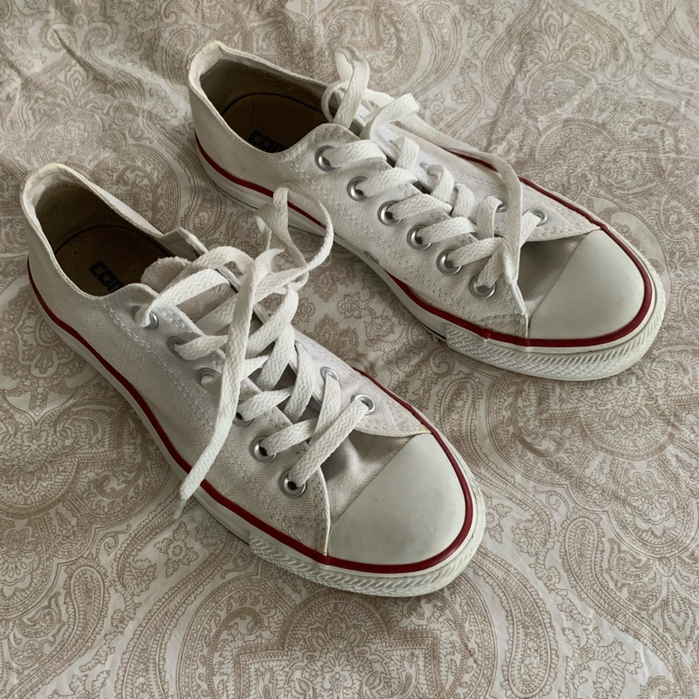 White converse low